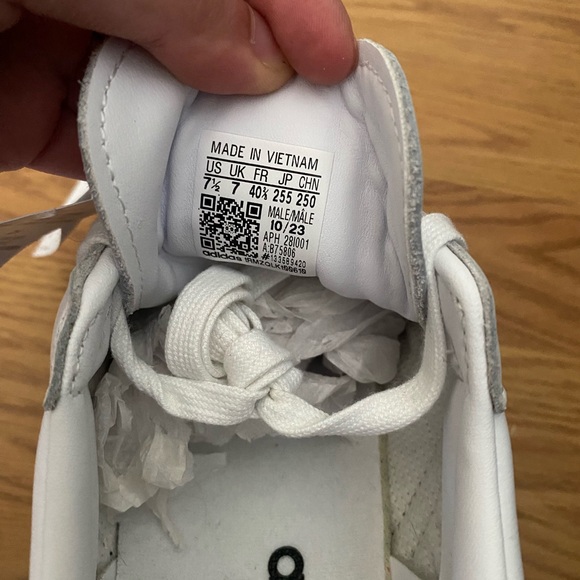 Adidas Samba OG White and Black Sneakers - Picture 4 of 6